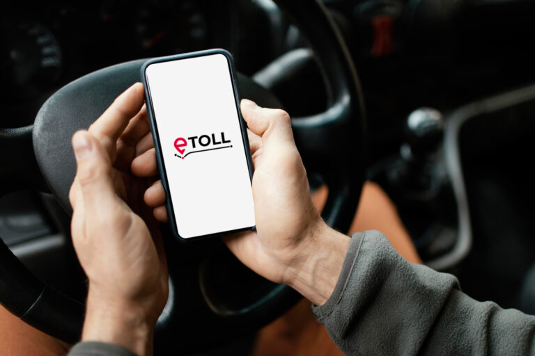 Fałszywe smsy E-toll (fot. Freepik)